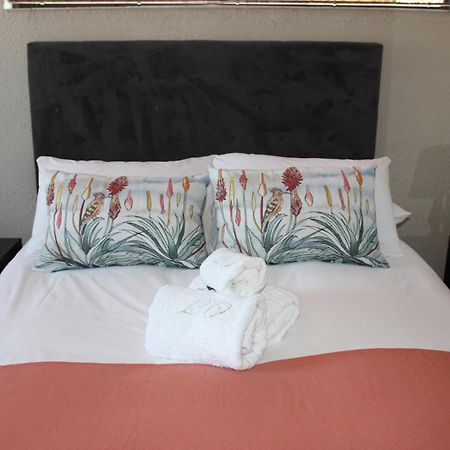 Amru Guesthouse B&B Brackenfell Szoba fotó